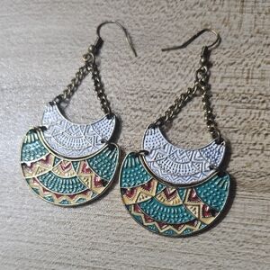 Vintage 90s Bohemian/aztec Gold Tone and Green Dangle Earrings💫